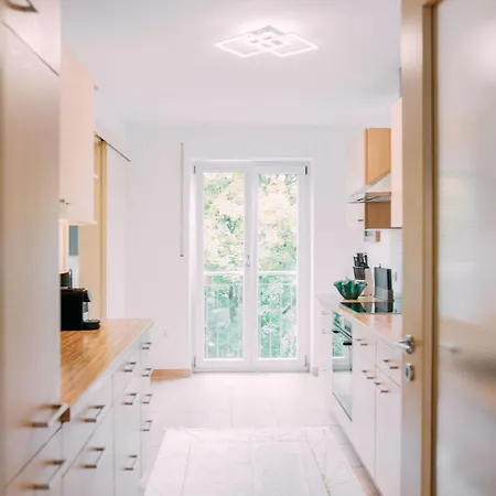 Apartment Luxury - Therme Ed - Messe Muc - Parken - Wlan